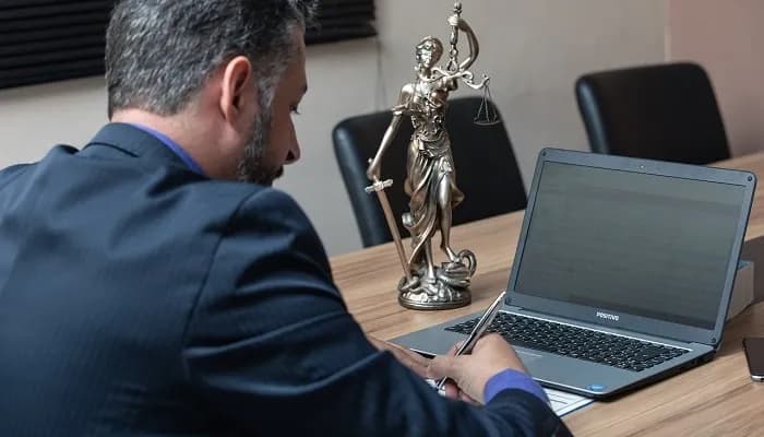 Ile trwa rozprawa rozwodowa z orzekaniem o winie? Poznaj prawdę!