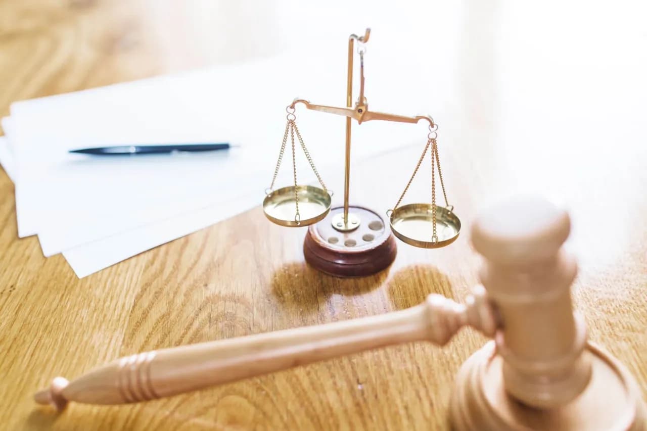 Ile razy sąd może odroczyć sprawę? Oto kluczowe zasady i wyjątki
